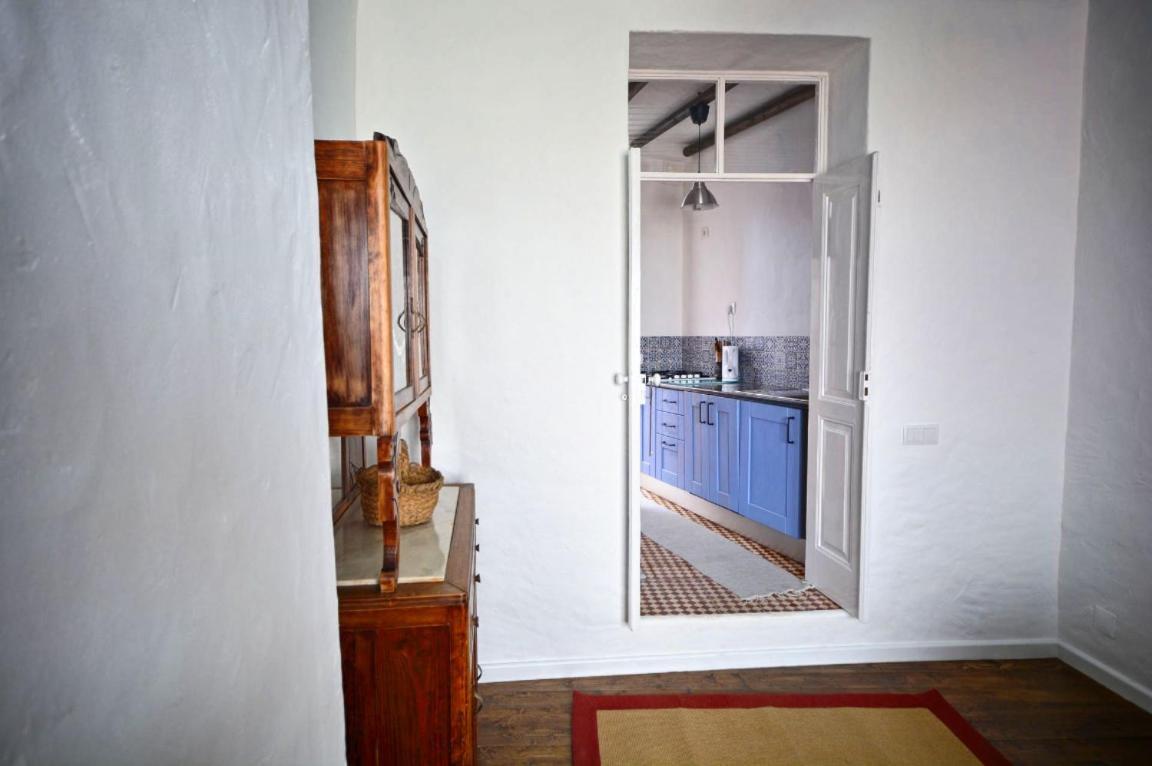 Traditional House In Historical Center Of FAO Cameră foto